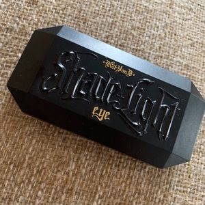 Kat von D eye shadow pallet